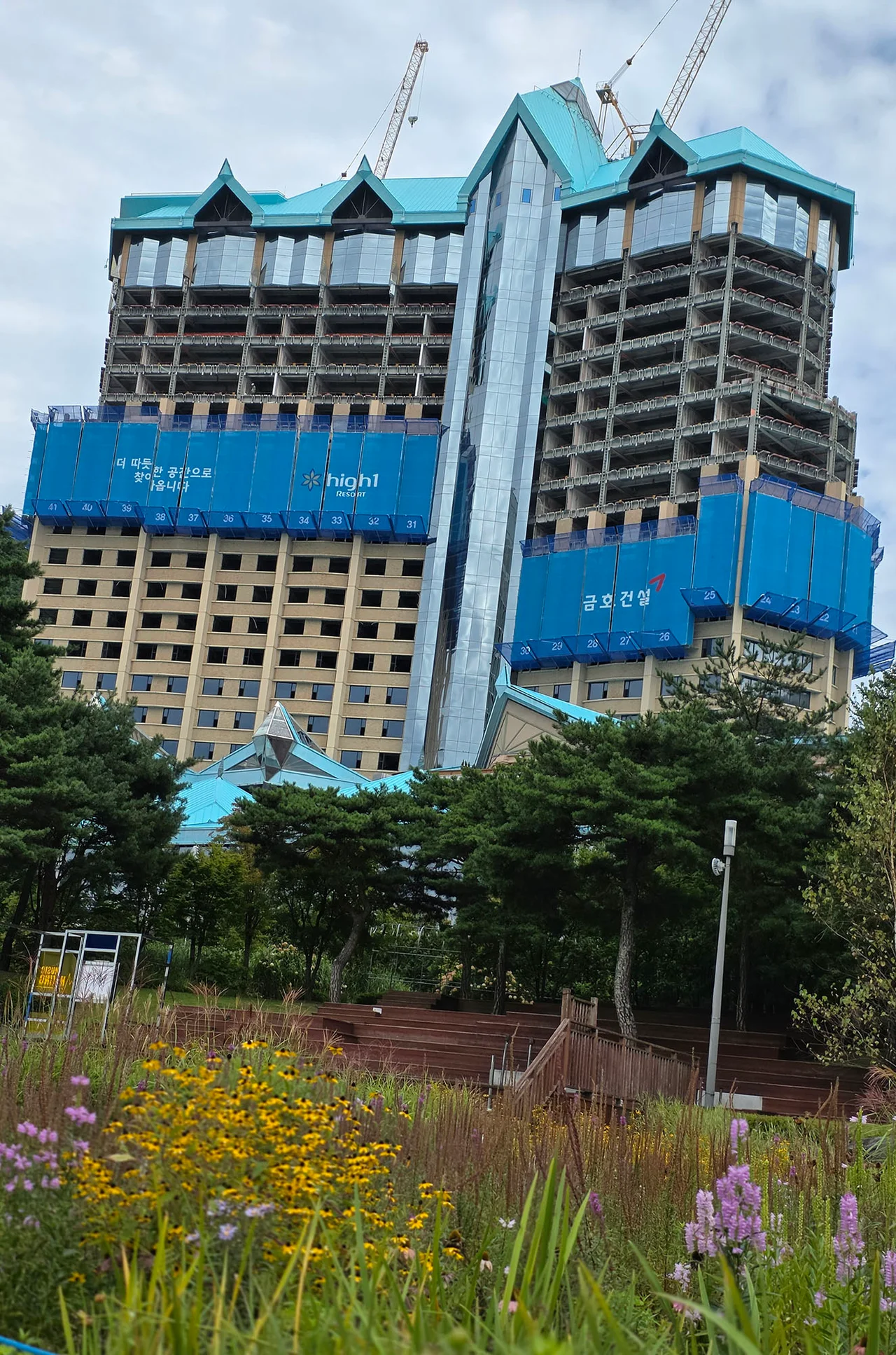 리노베이션 중인 강원랜드 그랜드호텔 리노베이션 중인 강원랜드 그랜드호텔